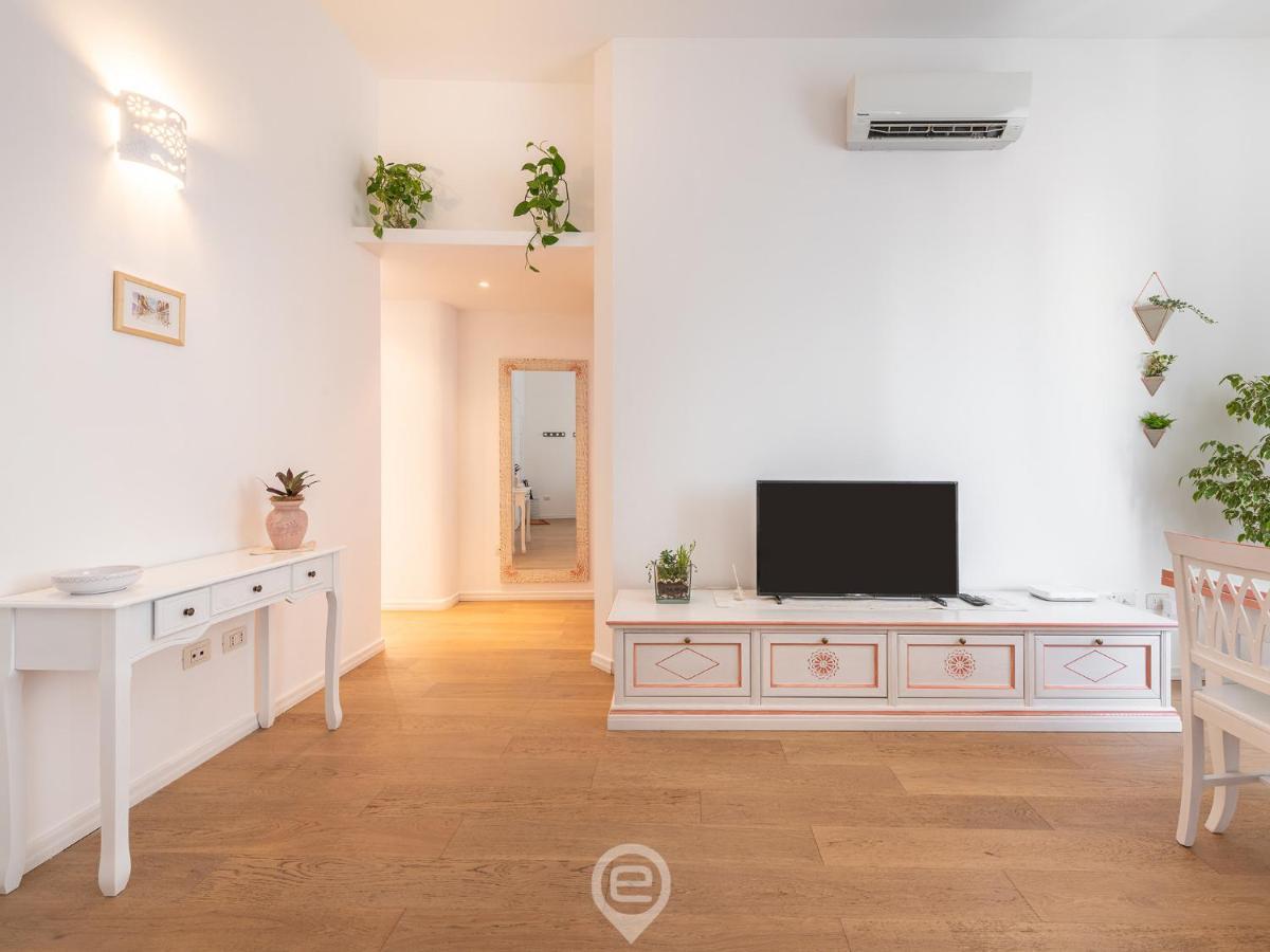 La Finestra Sul Corso Apartamento Cagliari Exterior foto