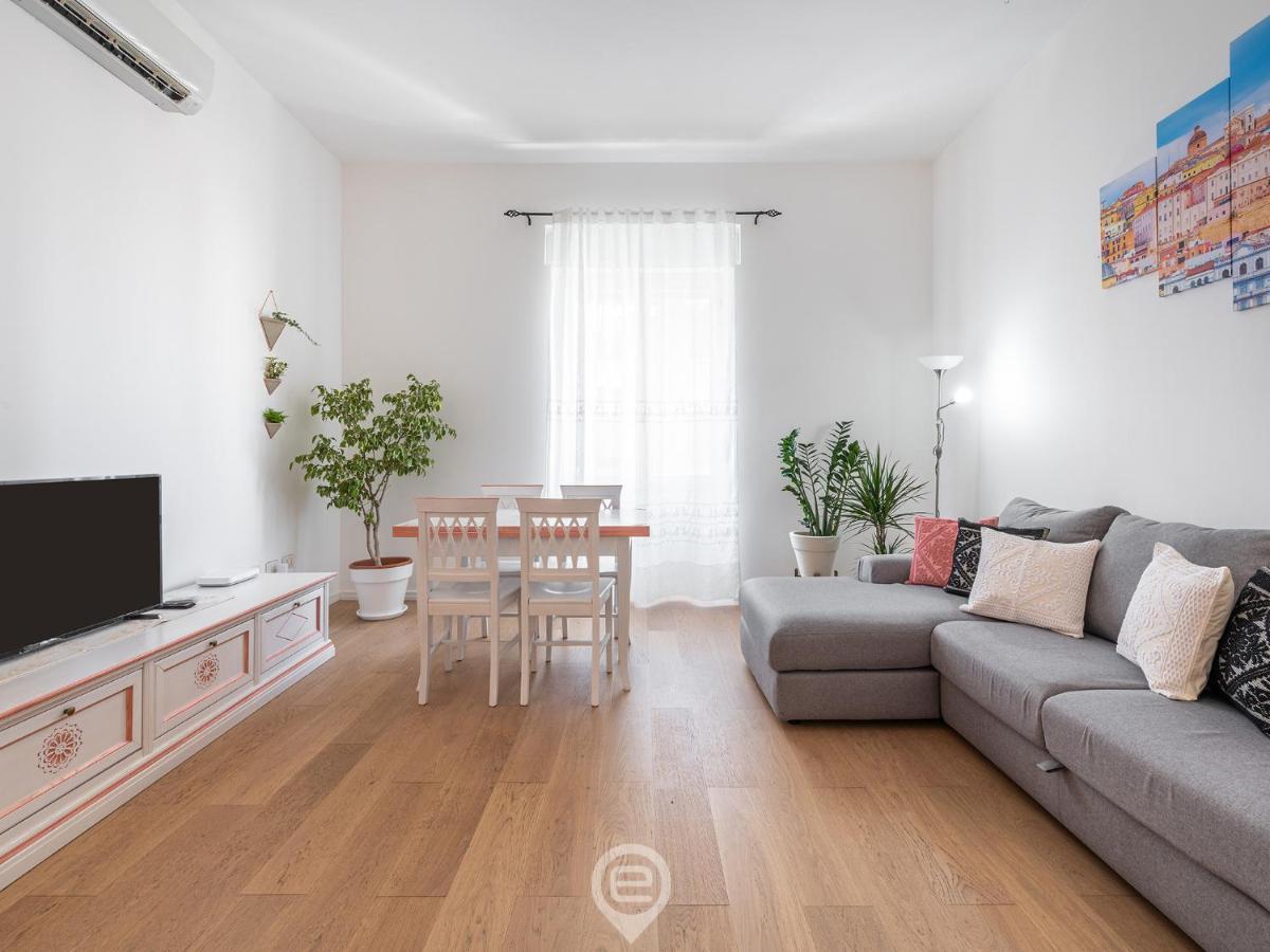 La Finestra Sul Corso Apartamento Cagliari Exterior foto